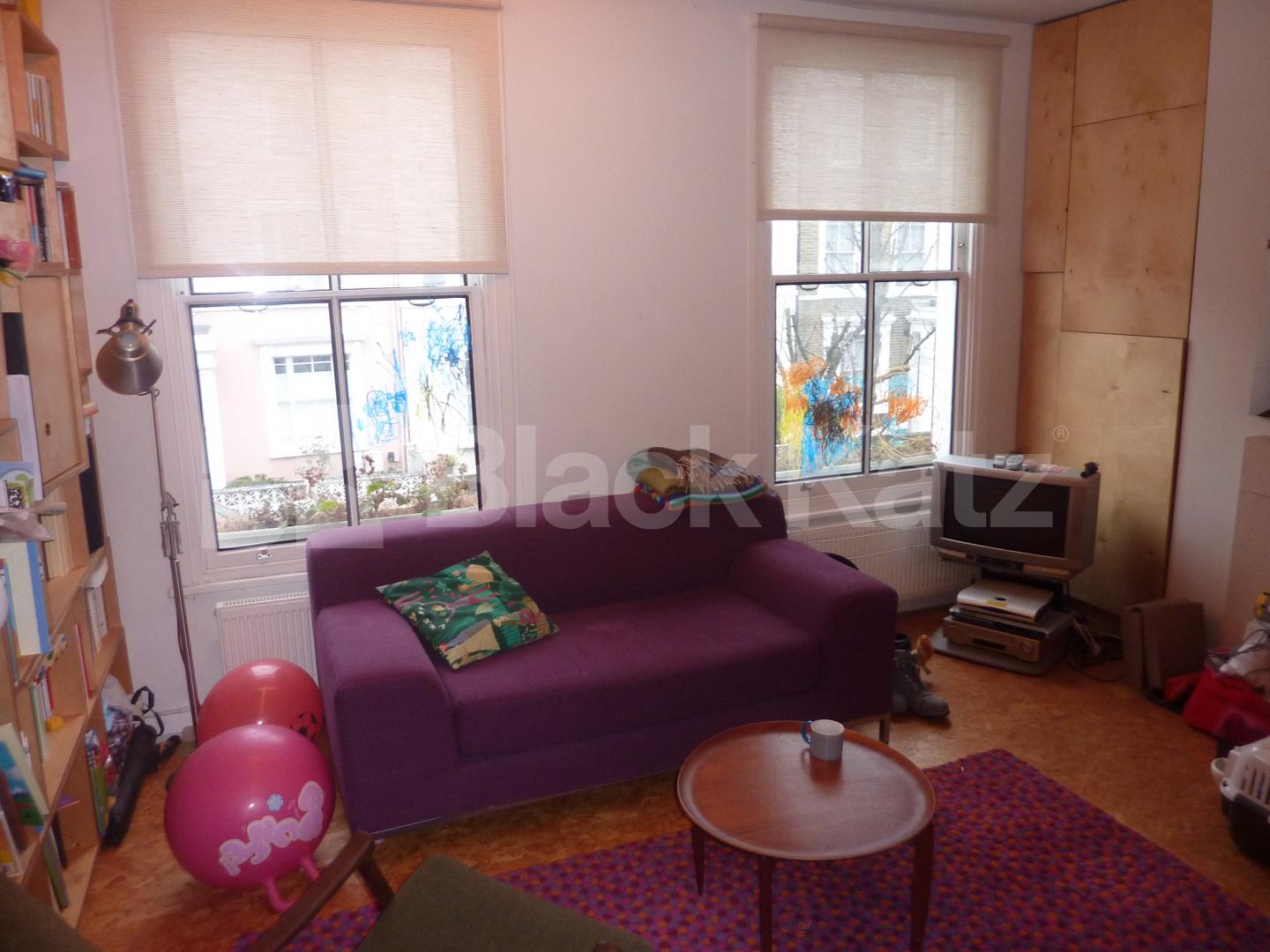 			NEW INSTRUCTION / ROOF TERRACE & GARDEN, 2 Bedroom, 1 bath, 1 reception Flat			 Alexander Road, ARCHWAY